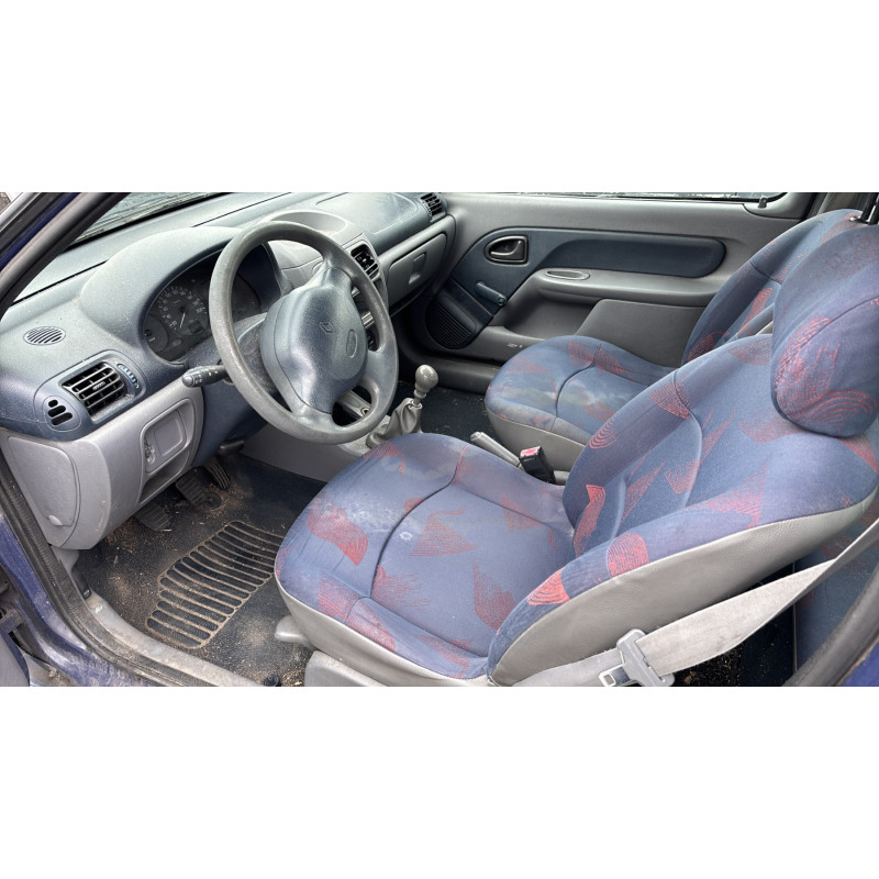 Pompe de direction RENAULT CLIO 2 Photo n°8