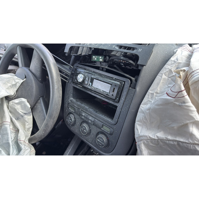 Feu arriere secondaire droit (feux) VOLKSWAGEN GOLF 5 Photo n°14