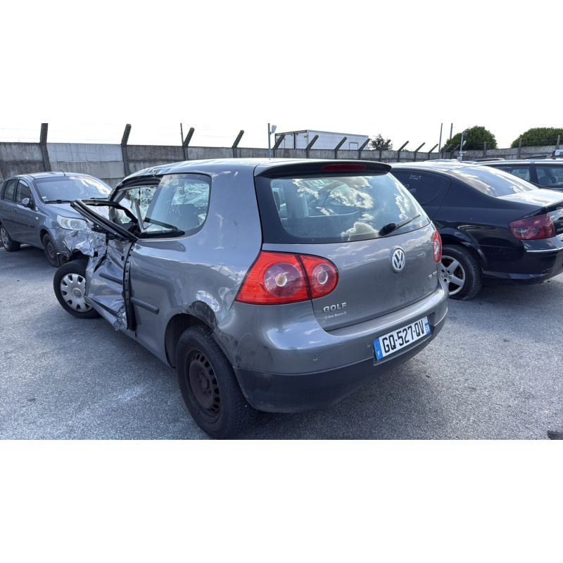 Feu arriere secondaire gauche (feux) VOLKSWAGEN GOLF 5 Photo n°8