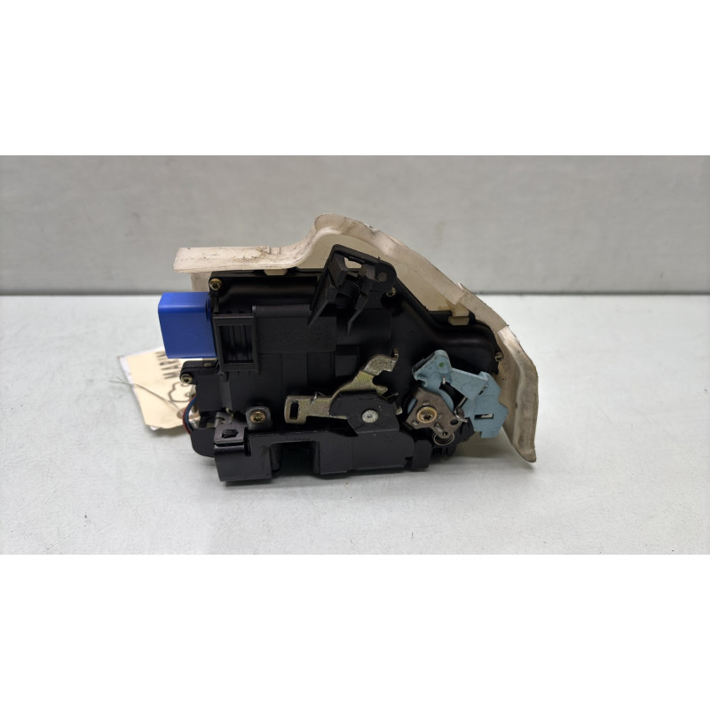 Serrure avant droit VOLKSWAGEN GOLF 5 Photo n°3