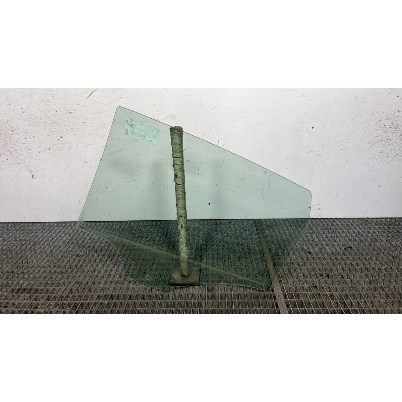 Vitre arriere droit VOLKSWAGEN POLO 5 Photo n°4