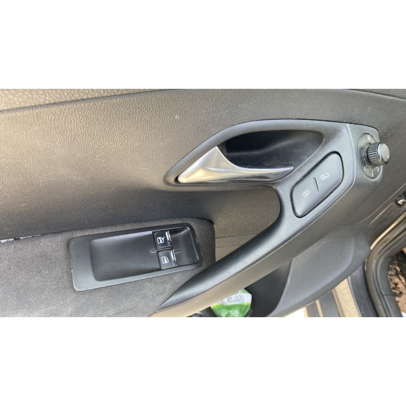 Actionneur verrou trappe d'essence VOLKSWAGEN POLO 5 Photo n°16