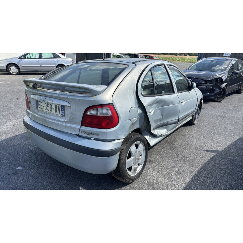Feu arriere principal droit (feux) RENAULT MEGANE 1 Photo n°8