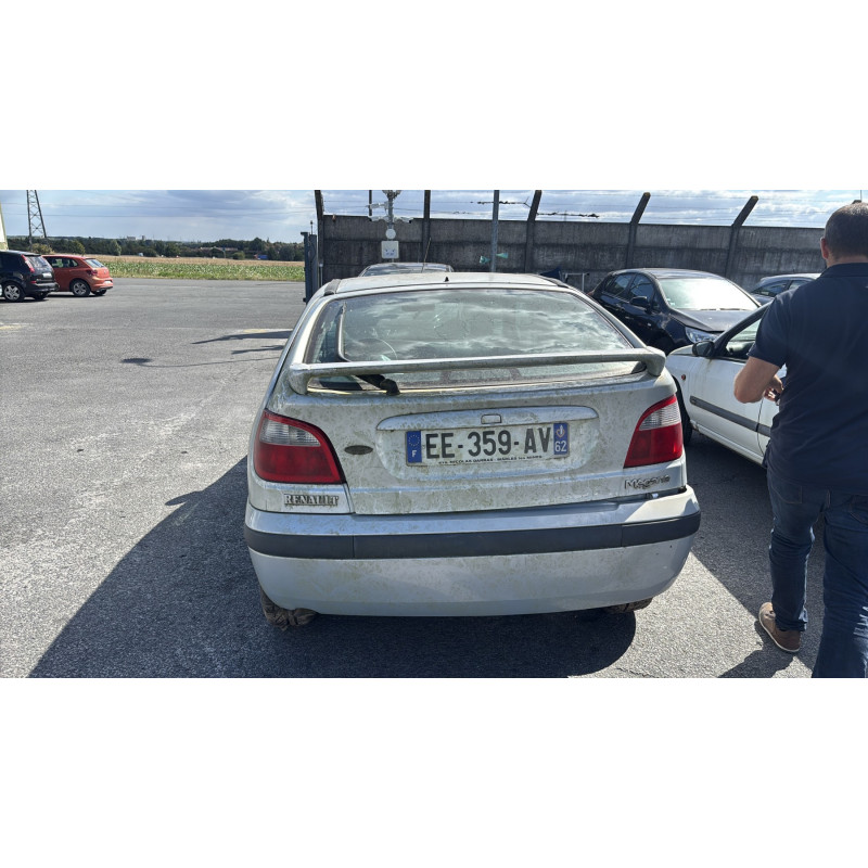 Feu arriere principal droit (feux) RENAULT MEGANE 1 Photo n°10
