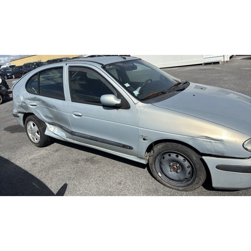 Feu arriere principal droit (feux) RENAULT MEGANE 1 Photo n°12