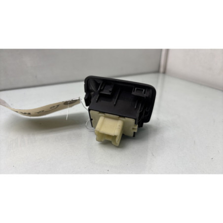 Interrupteur de leve vitre arriere droit DACIA SANDERO 2