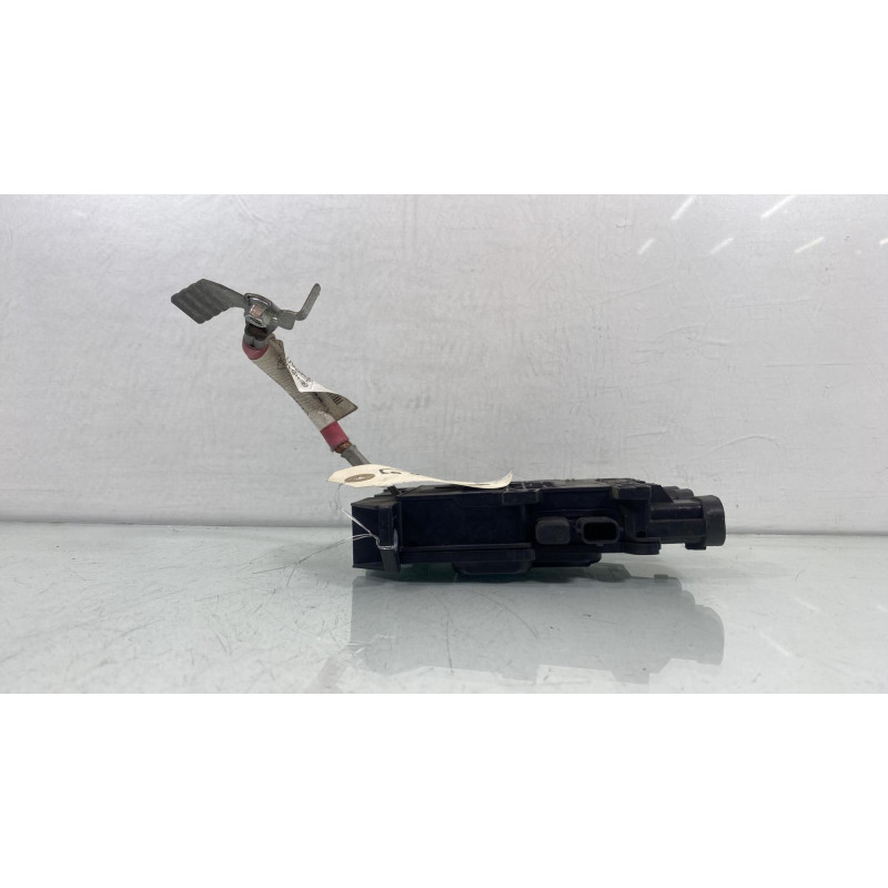 Porte fusible RENAULT MEGANE 3 Photo n°2