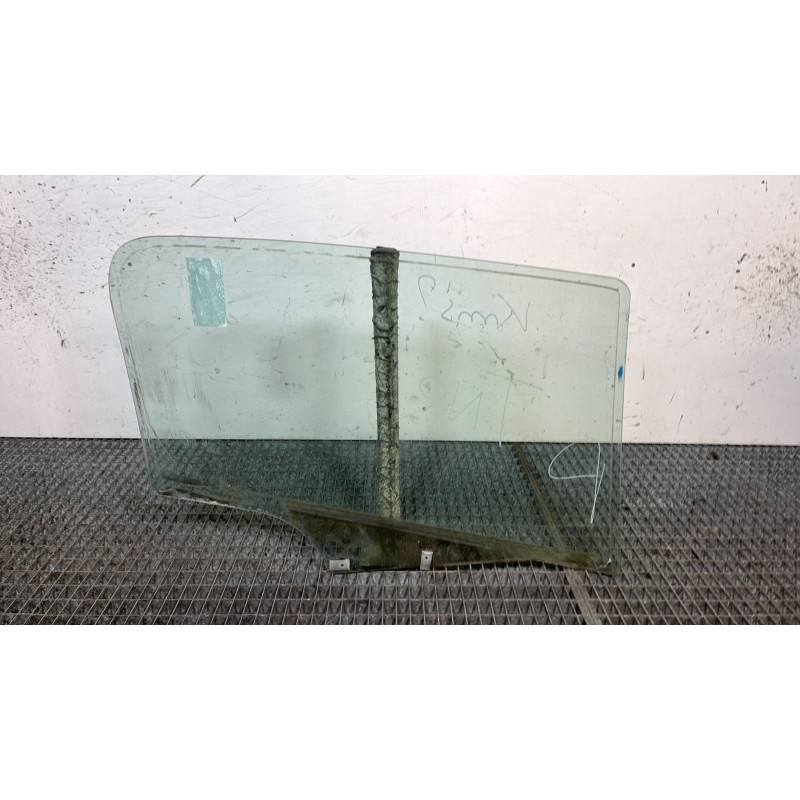 Vitre arriere gauche PEUGEOT 307 Photo n°4