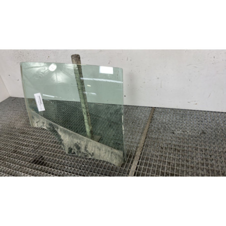 Vitre arriere droit RENAULT CLIO 4