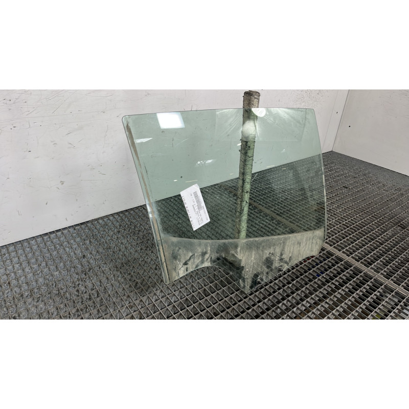 Vitre arriere droit RENAULT CLIO 4 Photo n°3