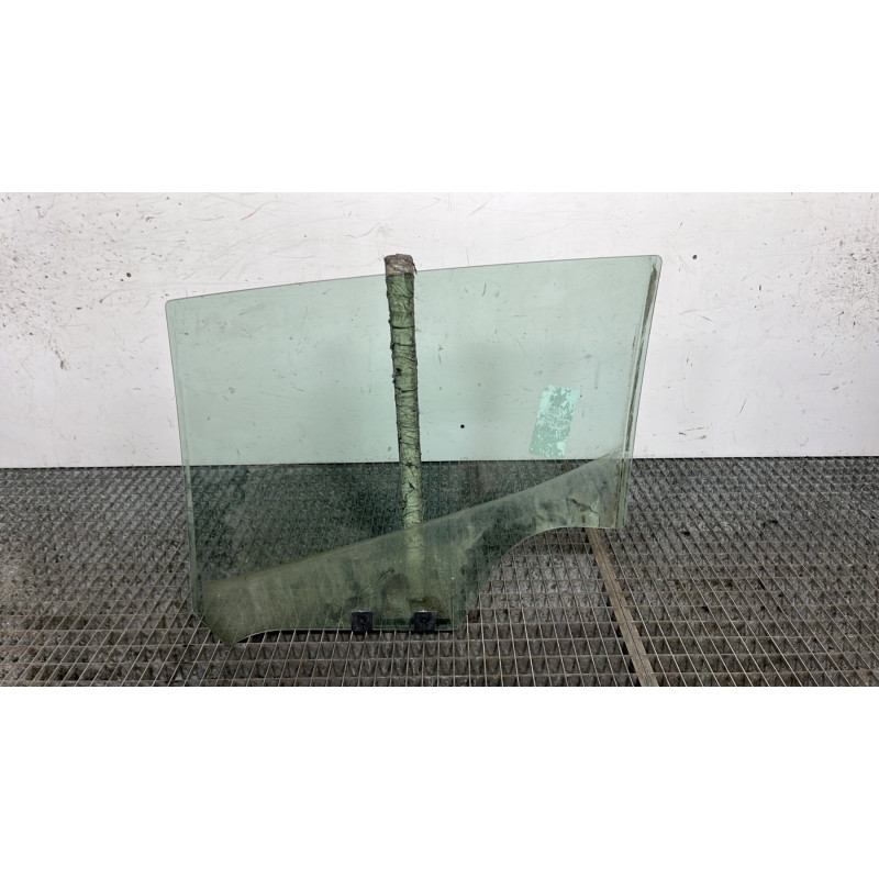 Vitre arriere droit RENAULT CLIO 4 Photo n°4