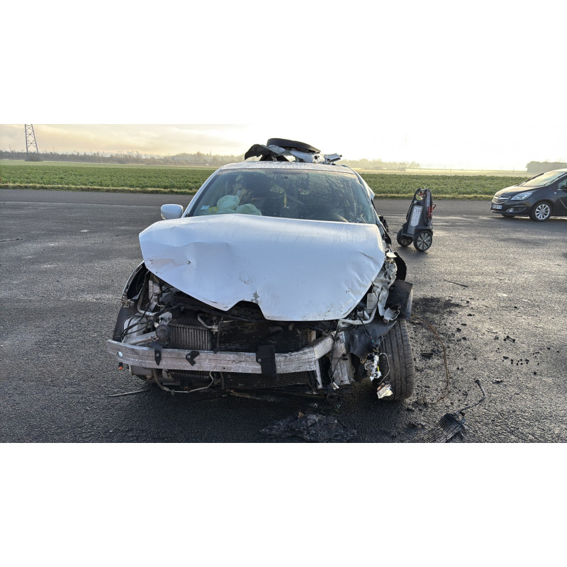 Vitre arriere droit RENAULT CLIO 4 Photo n°11