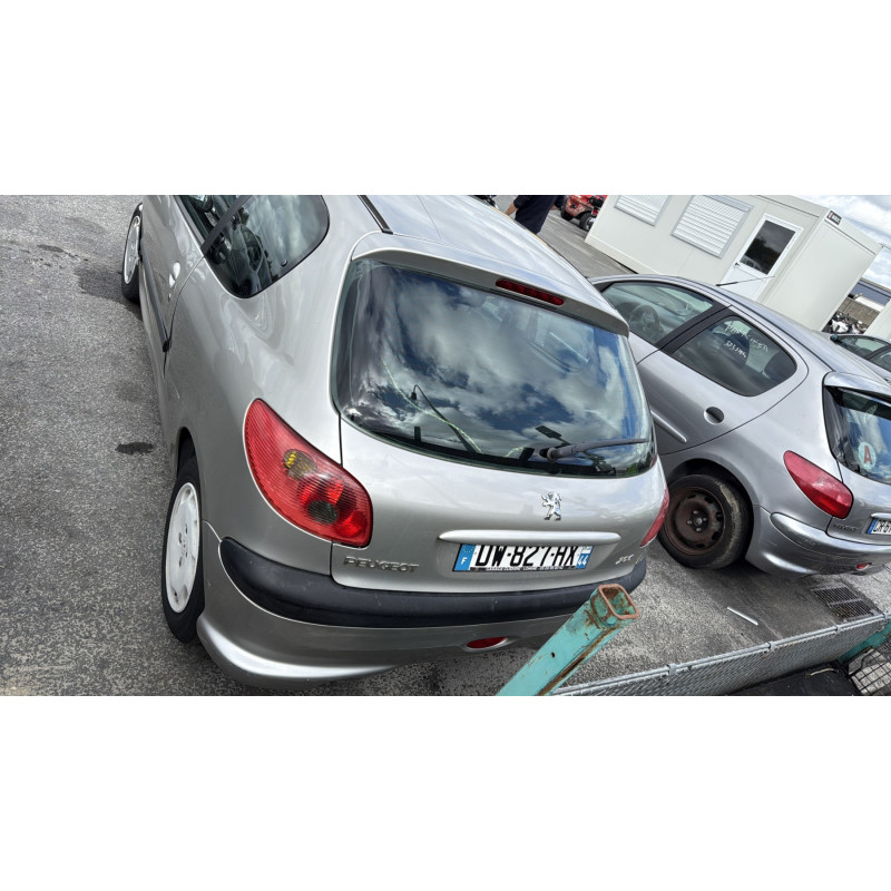 Vitre avant gauche PEUGEOT 206 Photo n°9