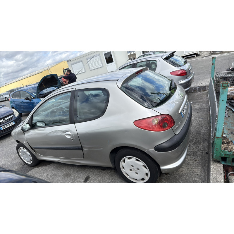 Vitre avant gauche PEUGEOT 206 Photo n°10