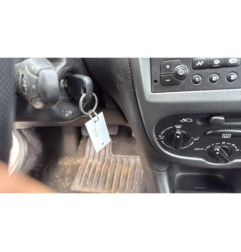 Vitre avant gauche PEUGEOT 206