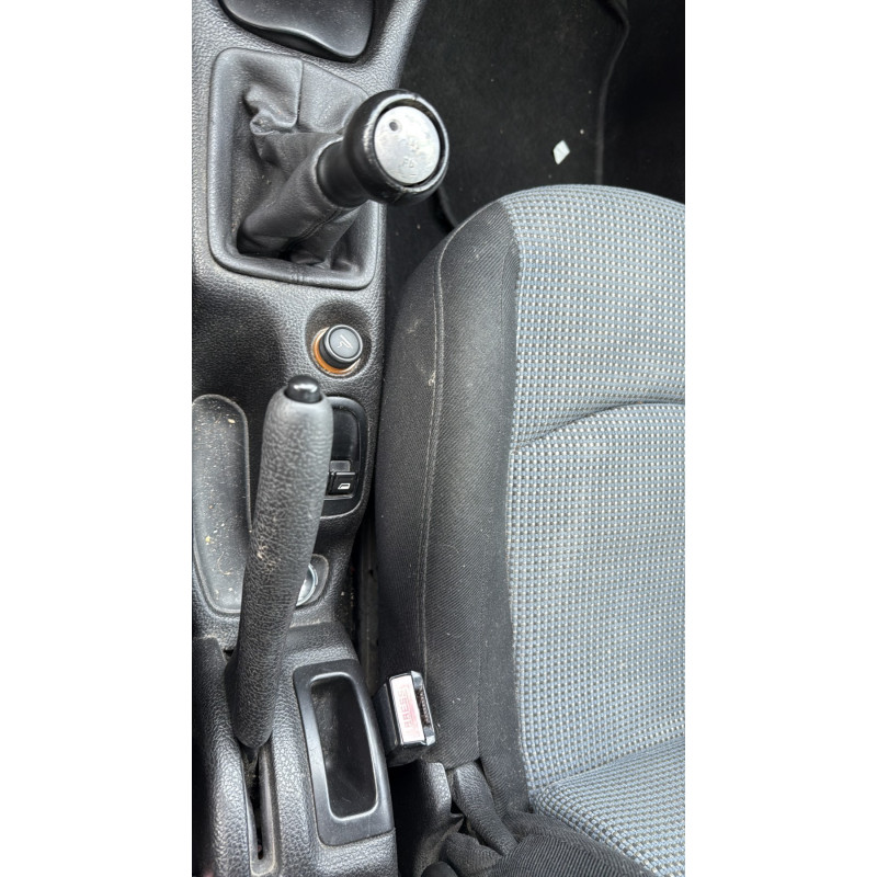Vitre avant gauche PEUGEOT 206 Photo n°20
