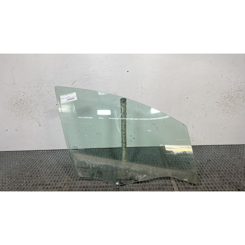 Vitre avant droit RENAULT CLIO 4 Photo n°1