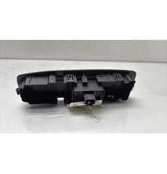 Interrupteur de leve vitre avant droit RENAULT MEGANE 4