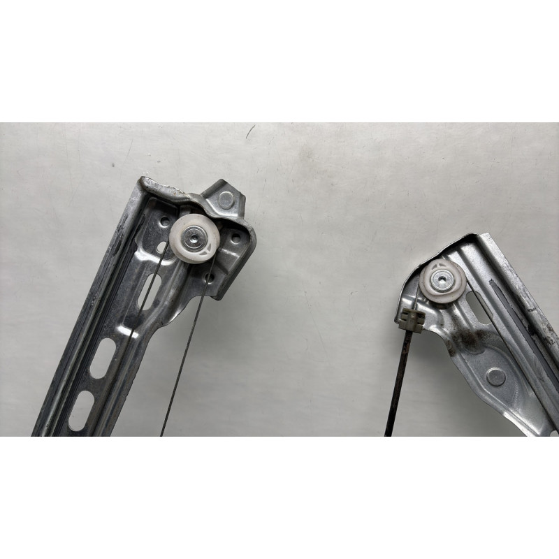 Leve vitre electrique avant droit RENAULT MEGANE 4 Photo n°4