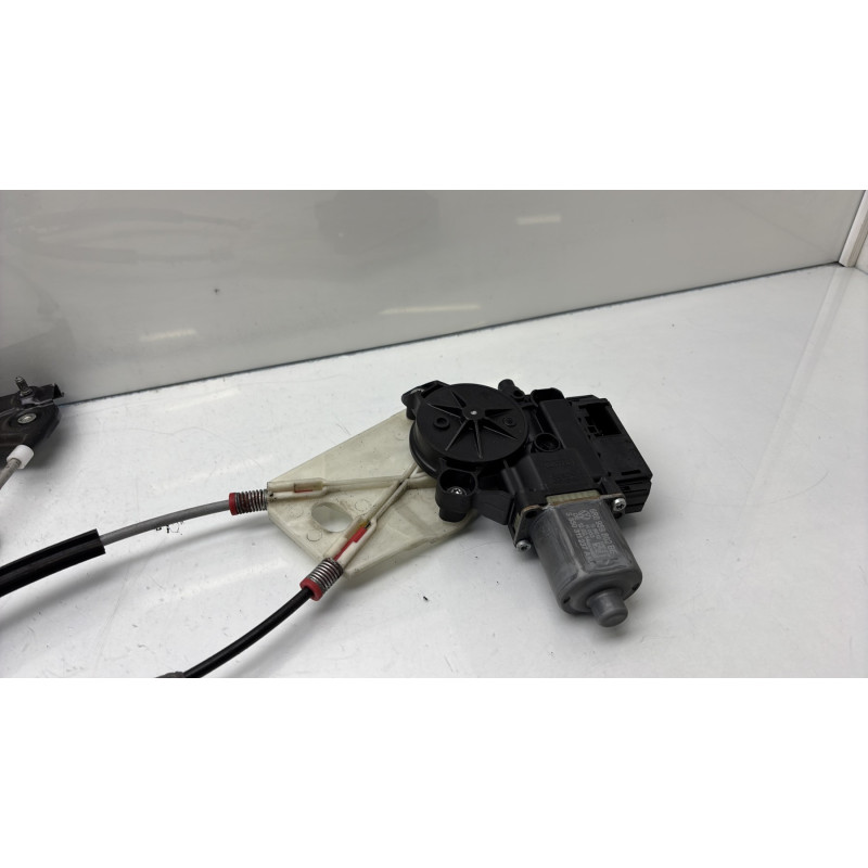 Leve vitre electrique avant droit VOLKSWAGEN POLO 5 Photo n°4