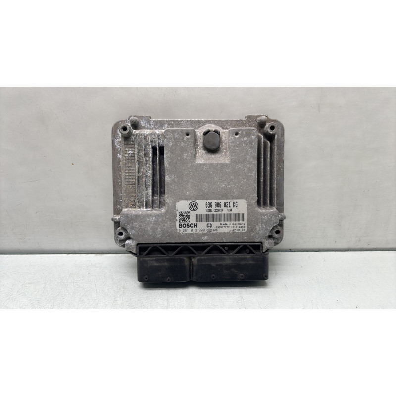 Calculateur moteur VOLKSWAGEN GOLF 5 Photo n°1