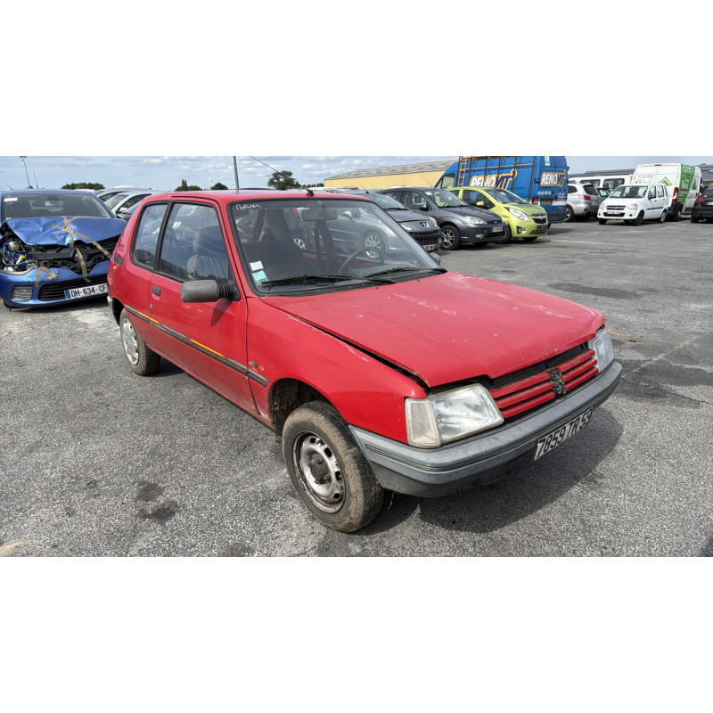 Custode arriere droit PEUGEOT 205 Photo n°6