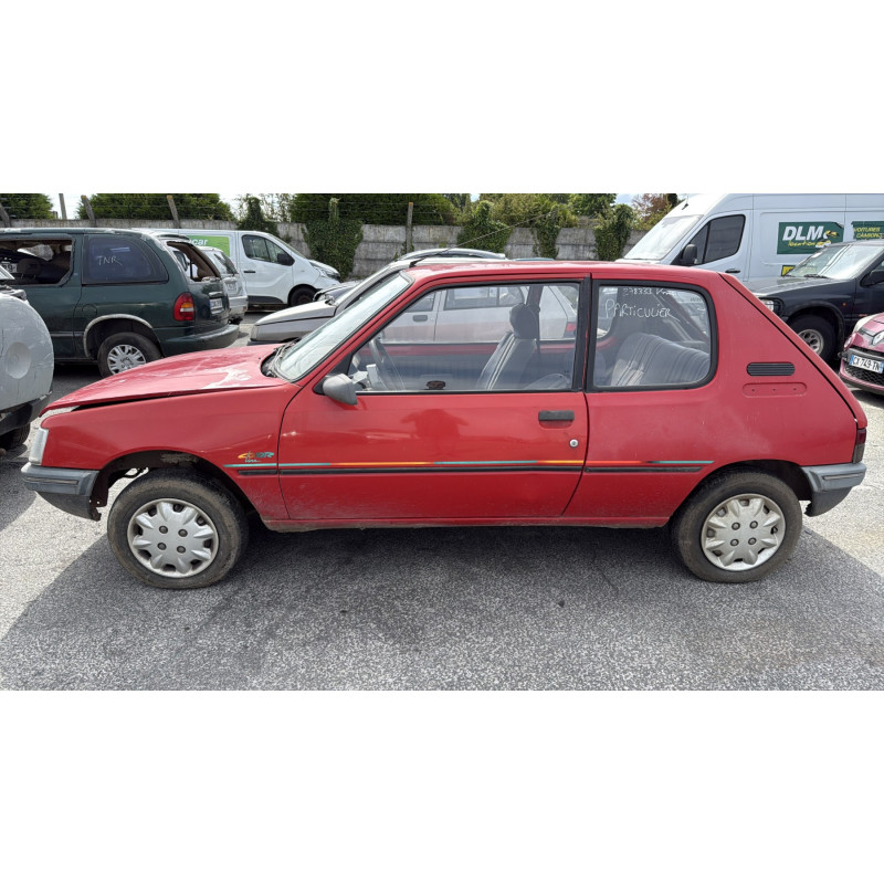 Custode arriere droit PEUGEOT 205 Photo n°11