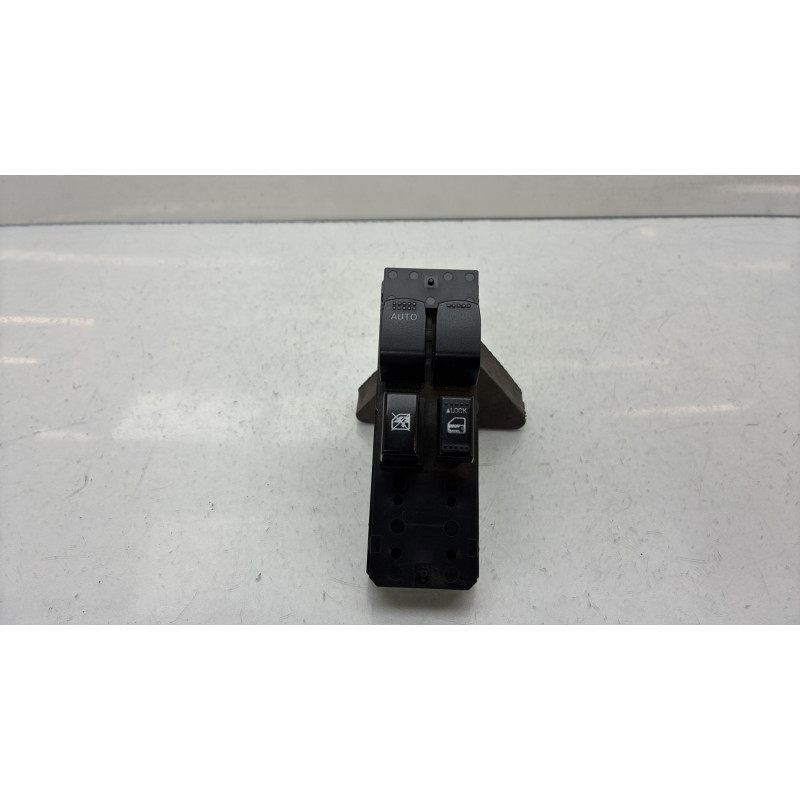 Interrupteur de leve vitre avant gauche OPEL AGILA B Photo n°1