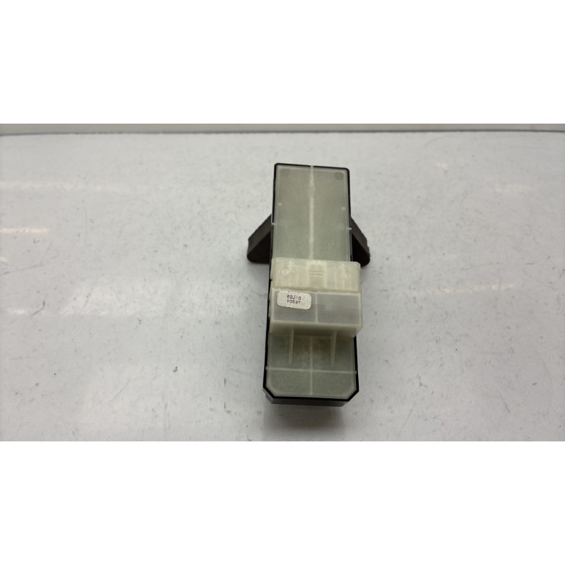 Interrupteur de leve vitre avant gauche OPEL AGILA B Photo n°3