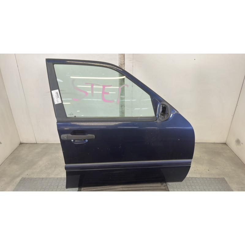 Porte avant droit MERCEDES CLASSE C 202 Photo n°1