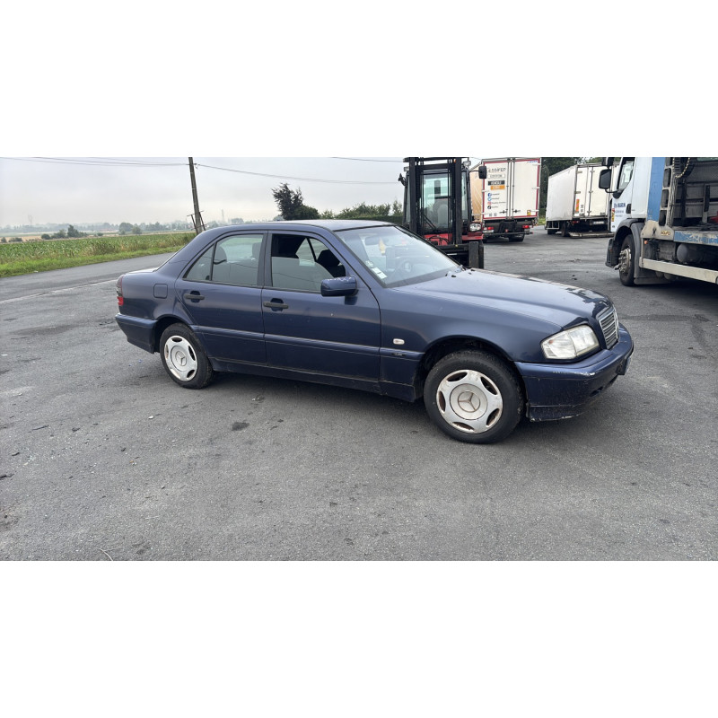 Porte avant droit MERCEDES CLASSE C 202 Photo n°9