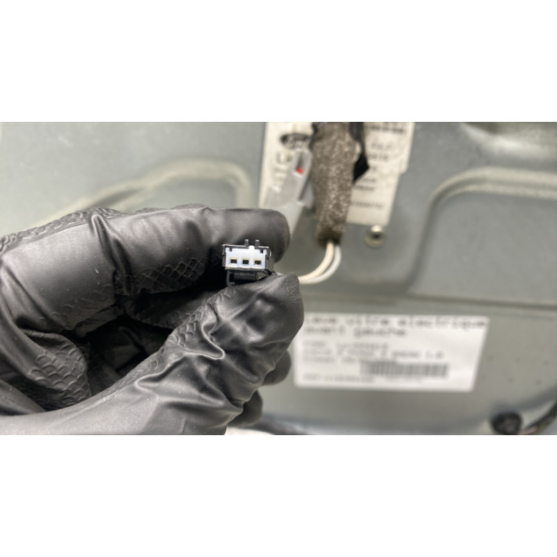 Leve vitre electrique avant gauche FORD FOCUS 2 Photo n°3