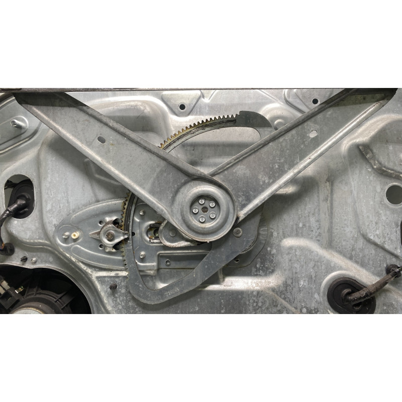Leve vitre electrique avant gauche FORD FOCUS 2 Photo n°8