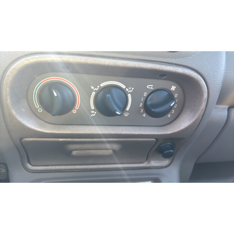 Poignee interieur avant droit RENAULT TWINGO 1 Photo n°18