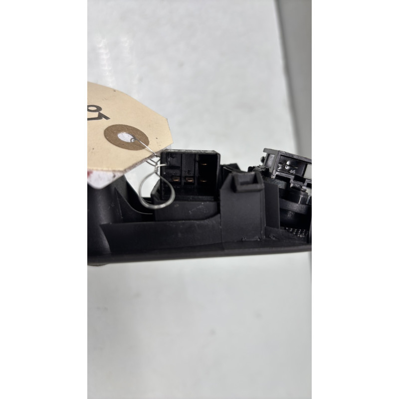 Poignee interieur arriere droit VOLKSWAGEN PASSAT 4 Photo n°3