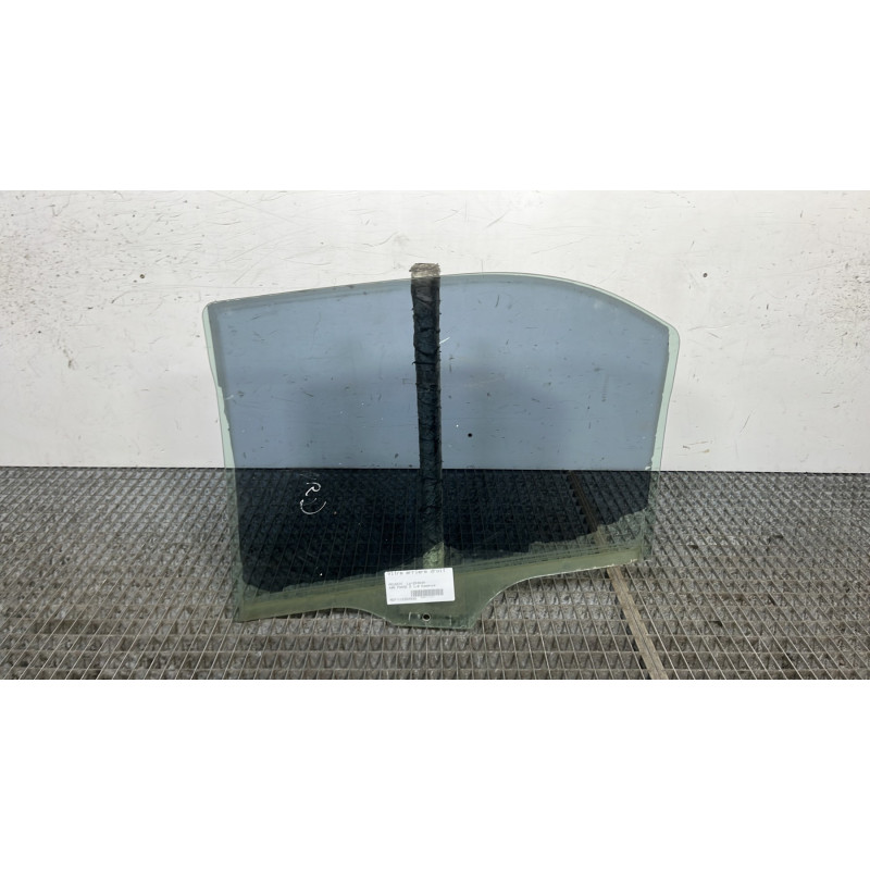 Vitre arriere droit PEUGEOT 406 Photo n°4
