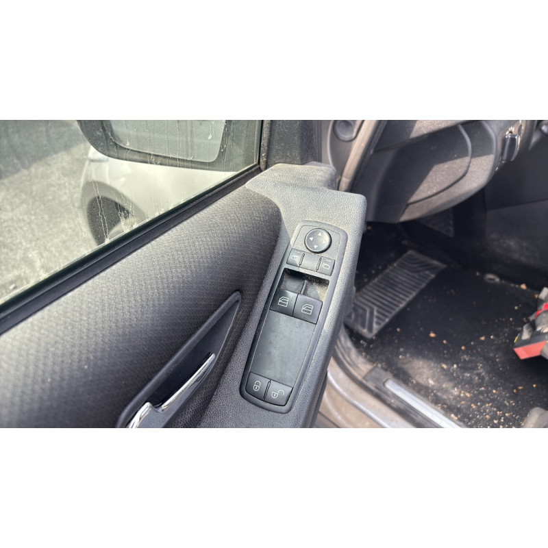 Porte avant droit MERCEDES CLASSE A 169 Photo n°17