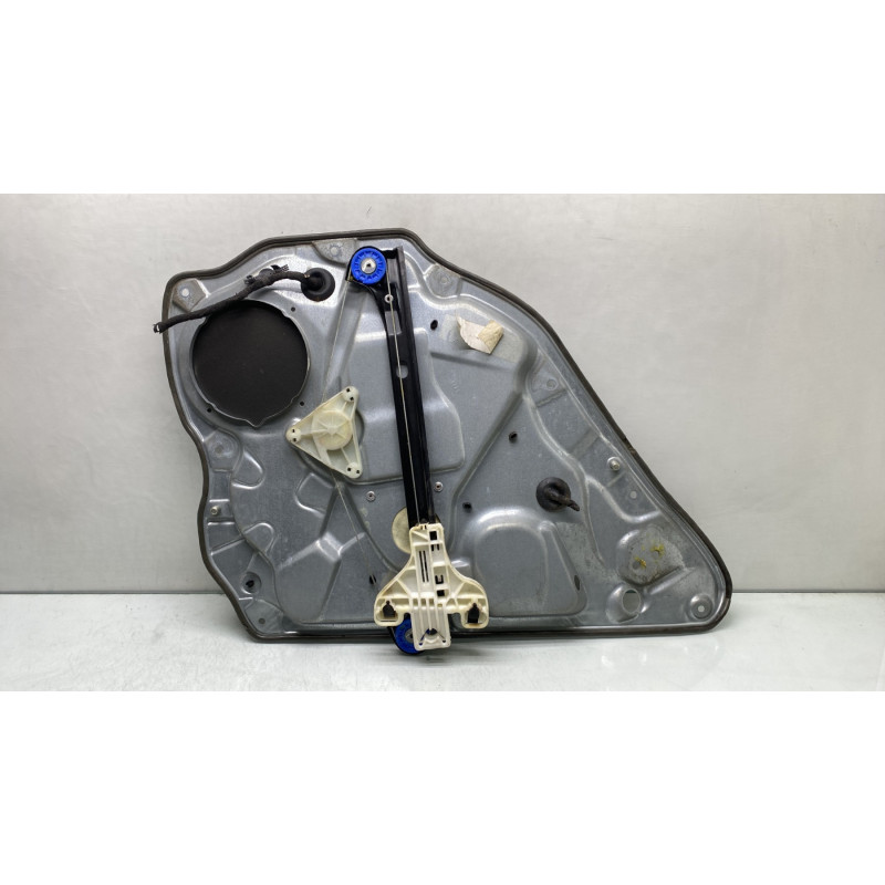 Leve vitre electrique arriere droit VOLKSWAGEN POLO 4 Photo n°3