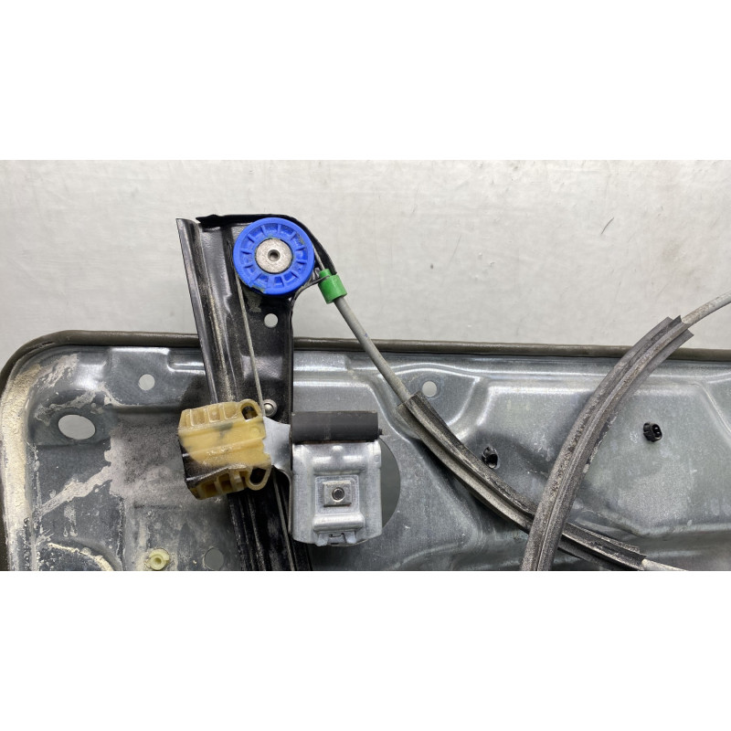 Leve vitre electrique avant droit VOLKSWAGEN POLO 4 Photo n°4