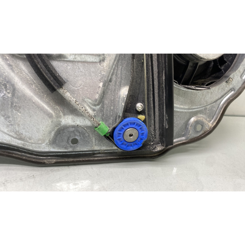 Leve vitre electrique avant droit VOLKSWAGEN POLO 4 Photo n°6