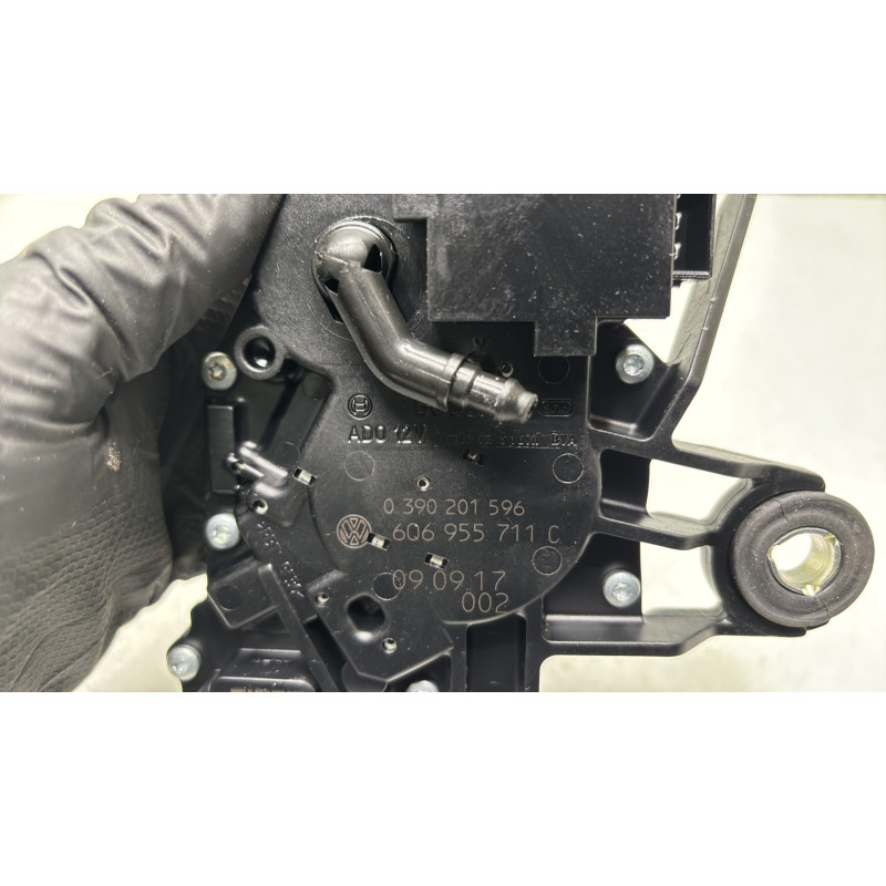 Moteur essuie glace arriere VOLKSWAGEN POLO 4 Photo n°5