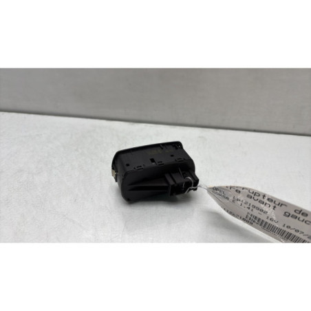 Interrupteur de leve vitre avant gauche OPEL CORSA E