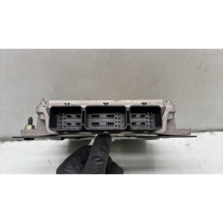 Calculateur moteur PEUGEOT 307