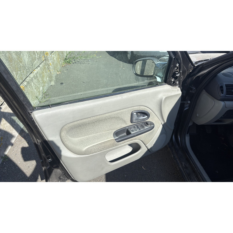Bouton de coffre RENAULT CLIO 2 Photo n°13