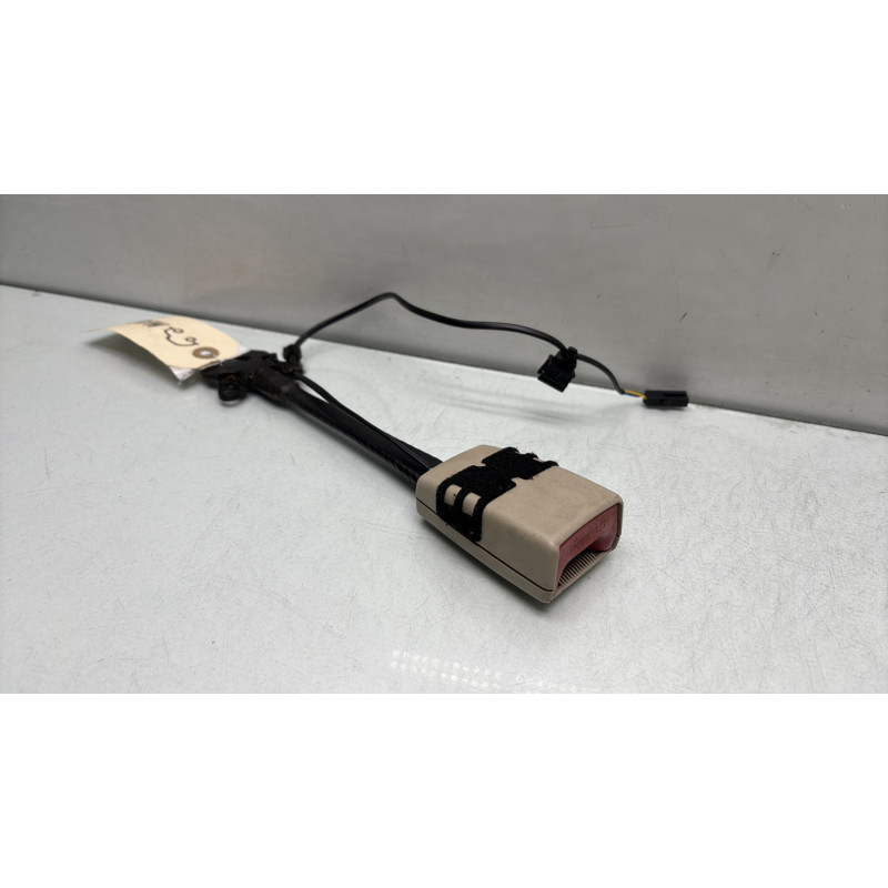 Attache ceinture avant droit SKODA SUPERB 2 Photo n°1