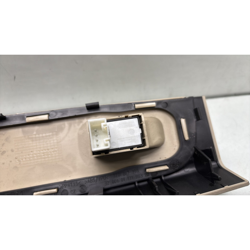 Interrupteur de leve vitre avant droit SKODA SUPERB 2 Photo n°3