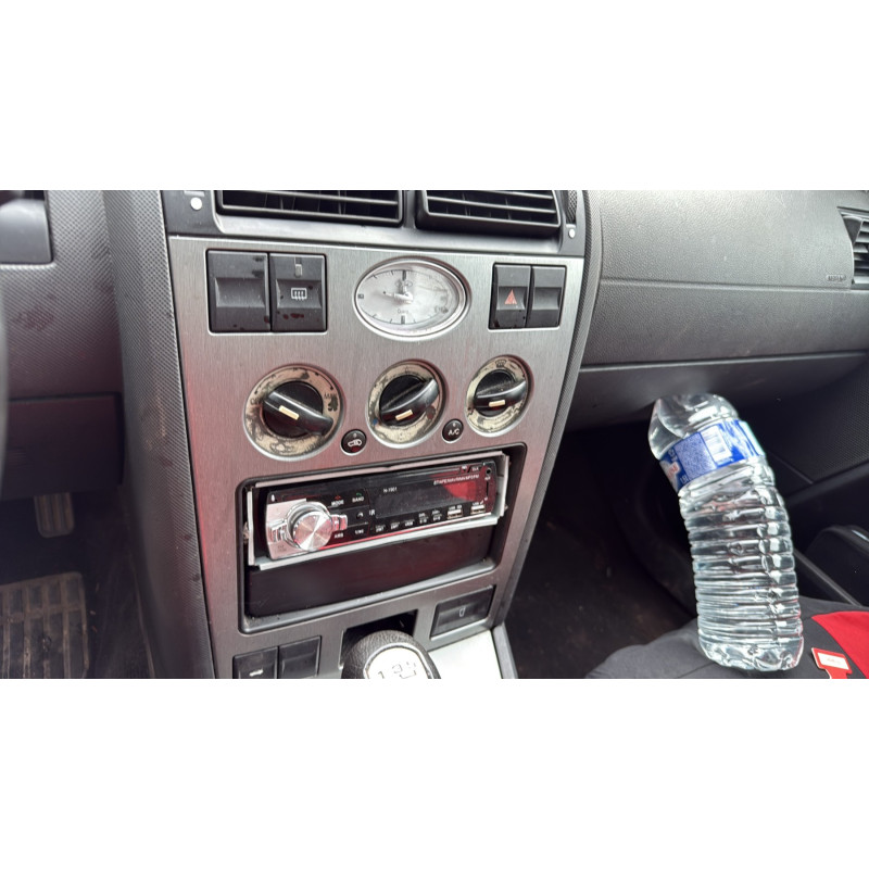 Pare boue avant droit FORD MONDEO 2 Photo n°16