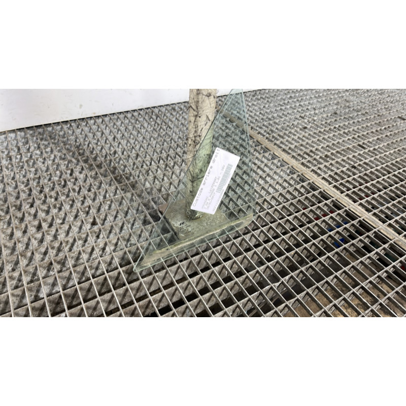 Custode arriere droit (porte) HYUNDAI I 20 2 Photo n°2