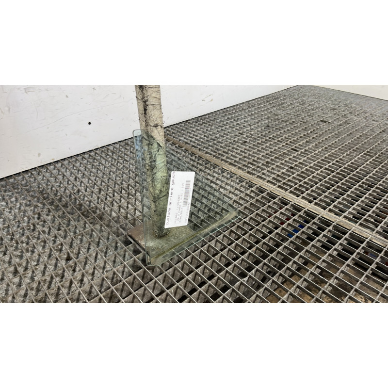 Custode arriere gauche (porte) HYUNDAI I 20 2 Photo n°2