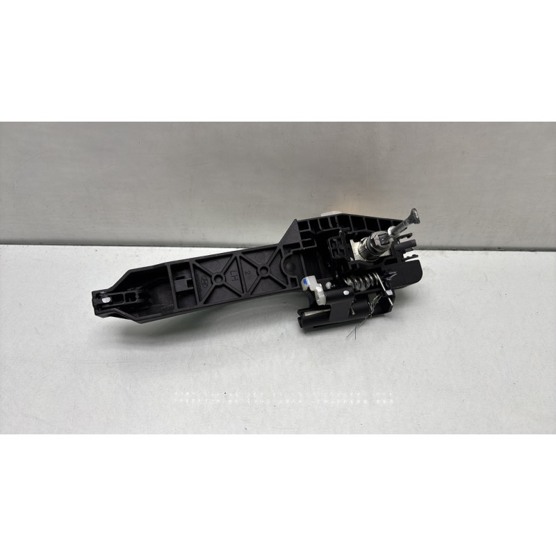 Poignee porte avant gauche HYUNDAI I 20 2 Photo n°3
